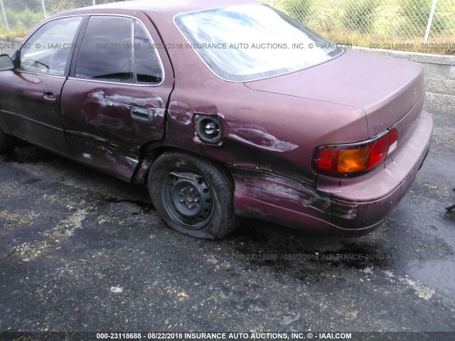 4T1BG12K2TU724175 - 1996 TOYOTA CAMRY DX/LE/XLE RED photo 6