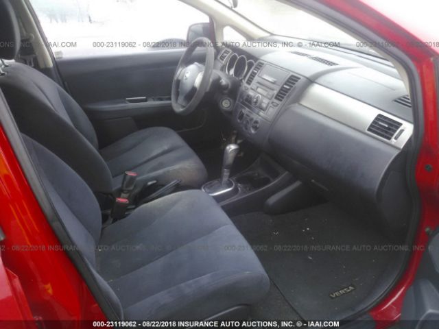 3N1BC13E37L370789 - 2007 NISSAN VERSA S/SL RED photo 5