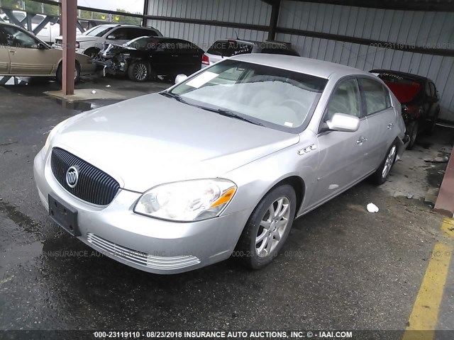 1G4HD57268U156880 - 2008 BUICK LUCERNE CXL SILVER photo 2