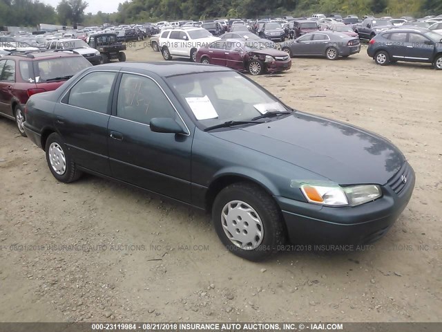 4T1BG22K7WU310626 - 1998 TOYOTA CAMRY CE/LE/XLE მწვანე ფოტო 1