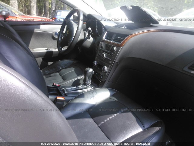 1G1ZE5E78BF314841 - 2011 CHEVROLET MALIBU LTZ 白色 照片 5