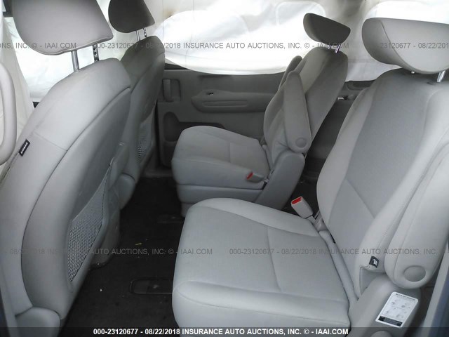 KNDMA5C17H6291704 - 2017 KIA SEDONA L SILVER photo 8