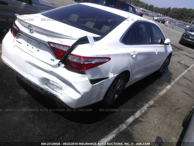 4T1BF1FK3HU445161 - 2017 TOYOTA CAMRY LE/XLE/SE/XSE 白色 照片 4