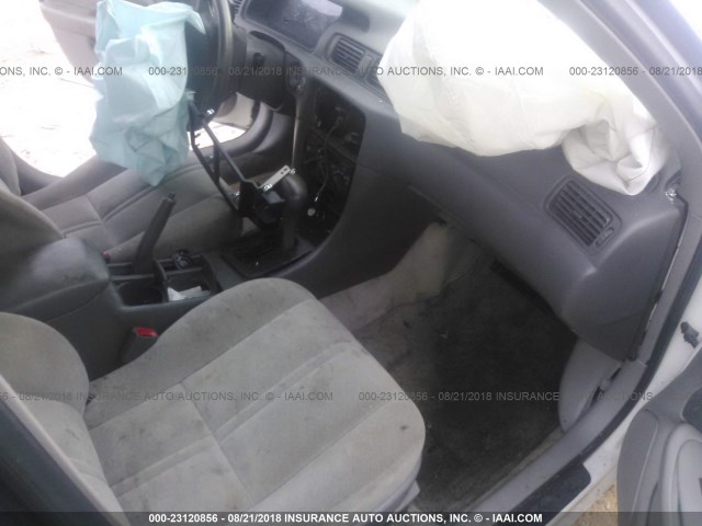 4T1BG22K9XU590888 - 1999 TOYOTA CAMRY CE/LE/XLE 白色 照片 5