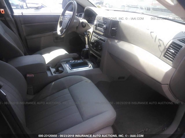 1J4GR48K06C310460 - 2006 JEEP GRAND CHEROKEE LAREDO/COLUMBIA/FREEDOM ნაცრისფერი ფოტო 5