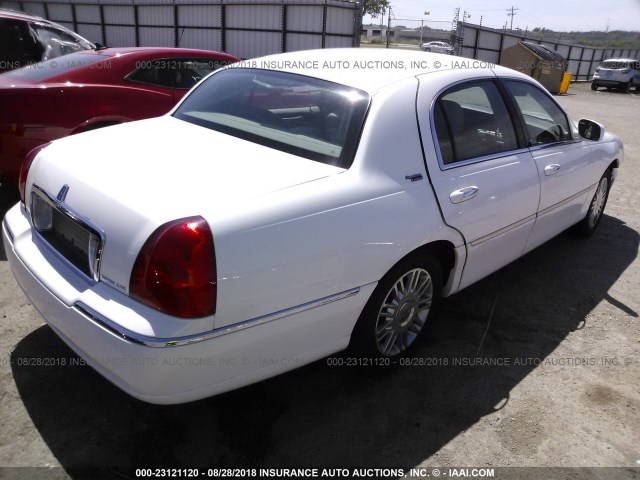 2LNHM82V98X636973 - 2008 LINCOLN TOWN CAR SIGNATURE LIMITED WHITE photo 4