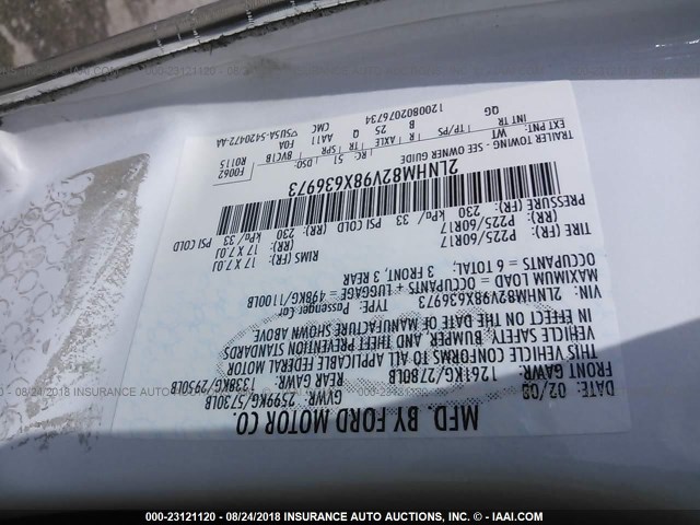 2LNHM82V98X636973 - 2008 LINCOLN TOWN CAR SIGNATURE LIMITED WHITE photo 9