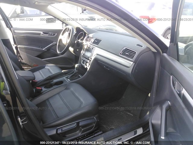 1VWDT7A37HC083105 - 2017 VOLKSWAGEN PASSAT R-LINE Qara foto 5