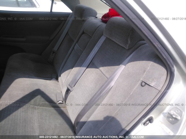 JTDBE32K130189515 - 2003 TOYOTA CAMRY LE/XLE 银色 照片 8