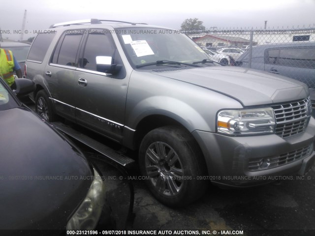 5LMFU28508LJ14772 - 2008 LINCOLN NAVIGATOR Күміс фото 1