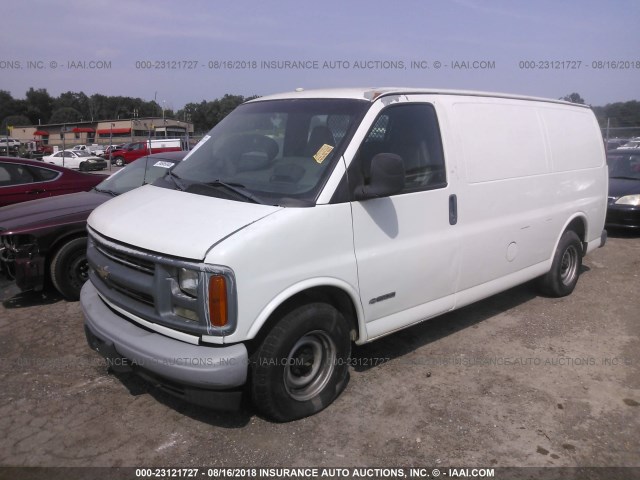 1GCFG15W821125513 - 2002 CHEVROLET EXPRESS G1500  WHITE photo 2