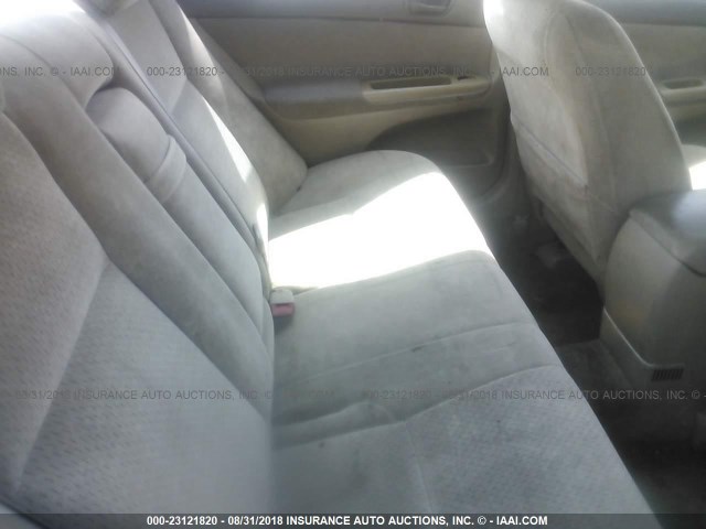 4T1BE32K12U605226 - 2002 TOYOTA CAMRY LE/XLE/SE 金色 照片 8