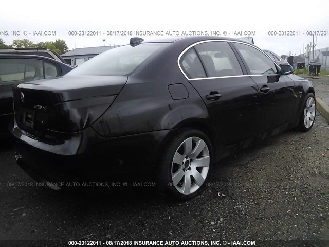 WBANF33586CS35702 - 2006 BMW 525 XI შავი ფოტო 4