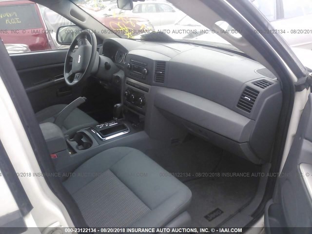 1J8GR48K77C686850 - 2007 JEEP GRAND CHEROKEE LAREDO/COLUMBIA/FREEDOM 白色 照片 5