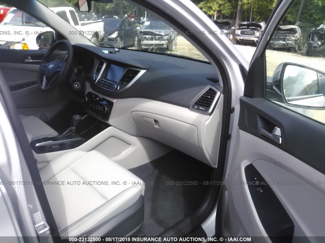 KM8J3CA42JU693416 - 2018 HYUNDAI TUCSON SILVER photo 5