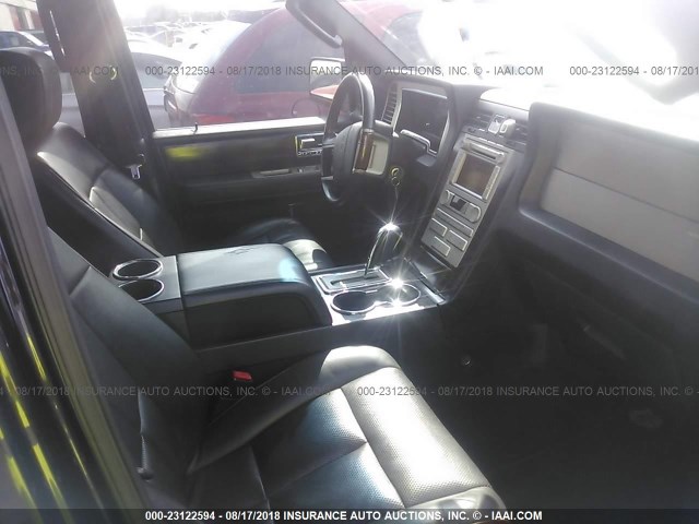5LMFL28527LJ10689 - 2007 LINCOLN NAVIGATOR L 黑色 照片 5