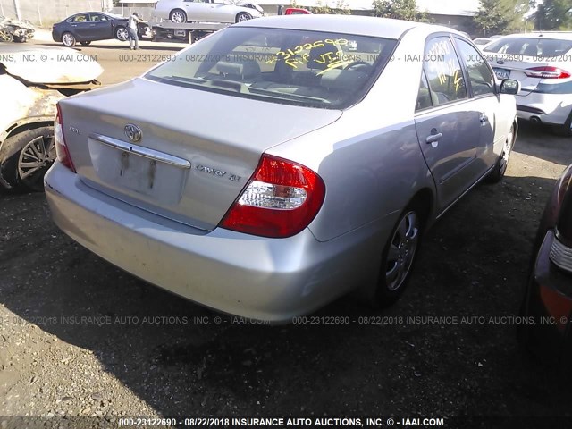 4T1BE32K32U616986 - 2002 TOYOTA CAMRY LE/XLE/SE 银色 照片 4