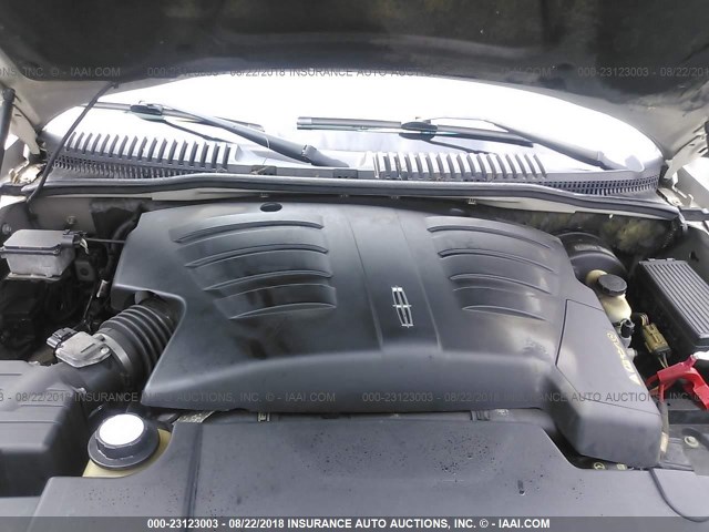 5LMEU88H34ZJ21635 - 2004 LINCOLN AVIATOR 银色 照片 10