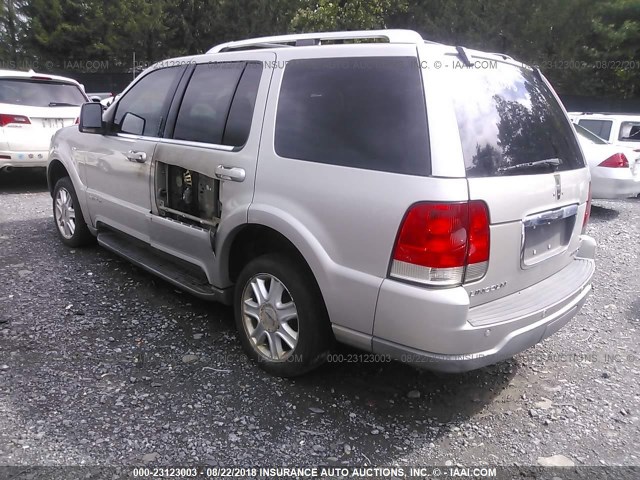 5LMEU88H34ZJ21635 - 2004 LINCOLN AVIATOR 银色 照片 3