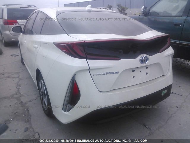 JTDKARFP8H3014608 - 2017 TOYOTA PRIUS PRIME  白色 照片 3