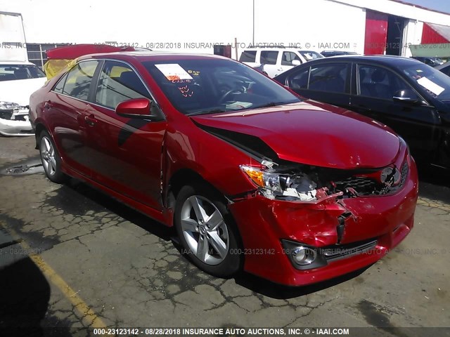 4T1BF1FK3DU675762 - 2013 TOYOTA CAMRY L/SE/LE/XLE Qırmızı foto 1