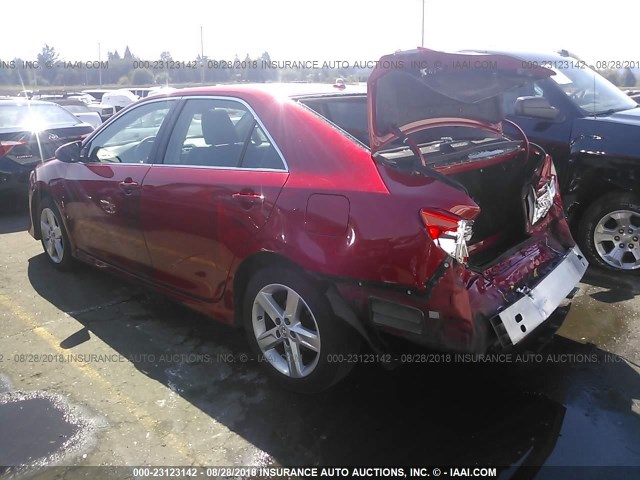 4T1BF1FK3DU675762 - 2013 TOYOTA CAMRY L/SE/LE/XLE Qırmızı foto 3