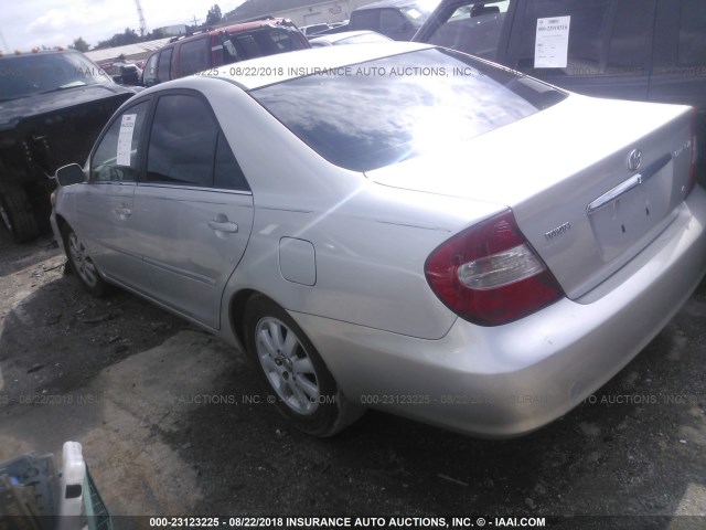 4T1BF30K12U538871 - 2002 TOYOTA CAMRY LE/XLE/SE 银色 照片 3