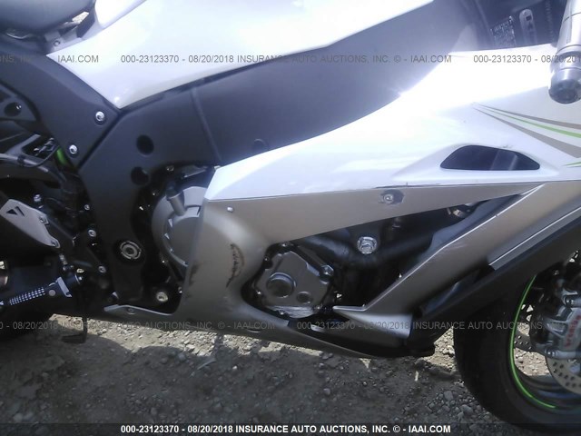 JKAZXCS11HA008490 - 2017 KAWASAKI ZX1000 S WHITE photo 8