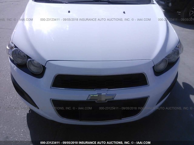 1G1JA6SH0C4158027 - 2012 CHEVROLET SONIC LS 白色 照片 6