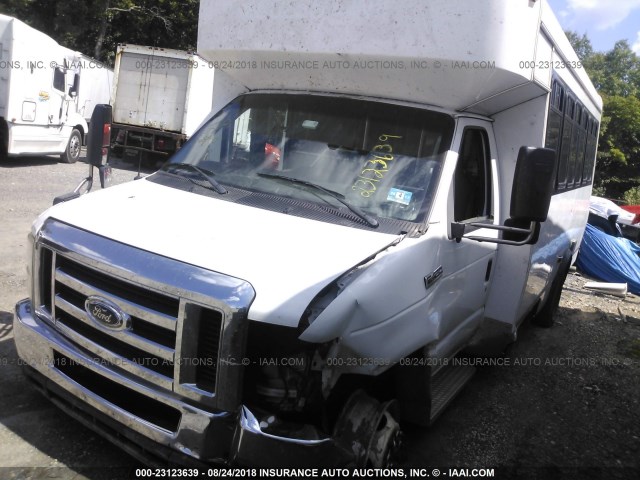 1FDFE45P89DA19891 - 2009 FORD E450 WHITE photo 2