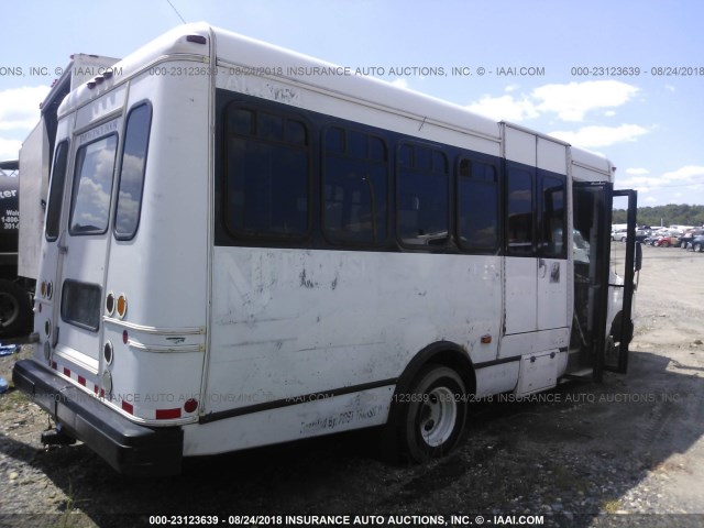 1FDFE45P89DA19891 - 2009 FORD E450 WHITE photo 4