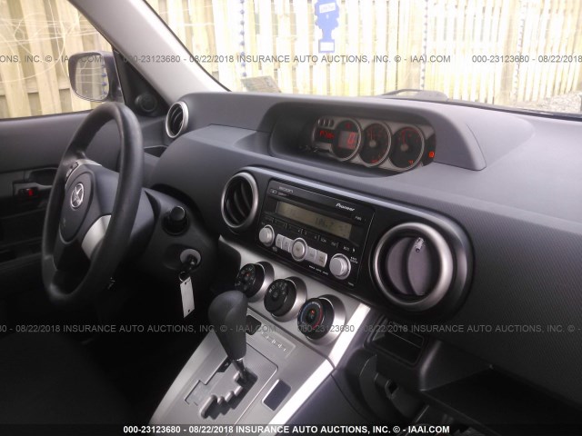 JTLKE50E881045569 - 2008 TOYOTA SCION XB შავი ფოტო 5