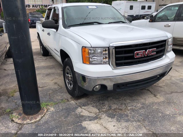 2GTEC13C371502279 - 2007 GMC NEW SIERRA C1500 WHITE photo 1