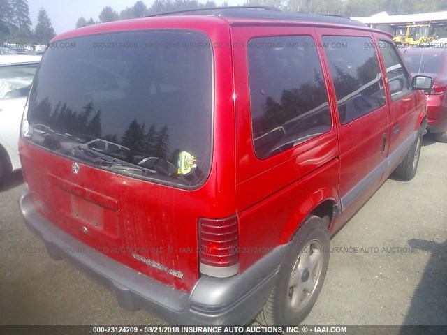 2P4GH45R9RR747701 - 1994 PLYMOUTH VOYAGER SE RED photo 4