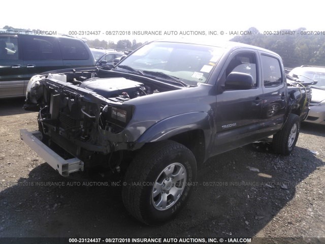 5TFJU4GN7CX013163 - 2012 TOYOTA TACOMA DOUBLE CAB PRERUNNER GRAY photo 2