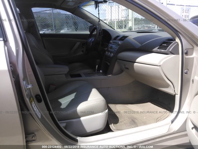 4T1BE46K57U108641 - 2007 TOYOTA CAMRY NEW GENERAT CE/LE/XLE/SE GRAY photo 5