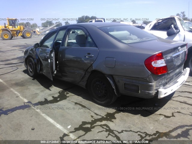 4T1BE32K53U709803 - 2003 TOYOTA CAMRY LE/XLE/SE Күміс фото 3