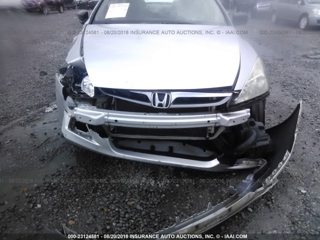 1HGCM56166A112241 - 2006 HONDA ACCORD VALUE SILVER photo 6