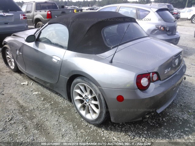 4USBT33525LS57394 - 2005 BMW Z4 2.5 GRAY photo 3