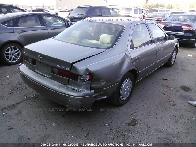 4T1BG22K2XU448348 - 1999 TOYOTA CAMRY CE/LE/XLE 灰色 照片 4