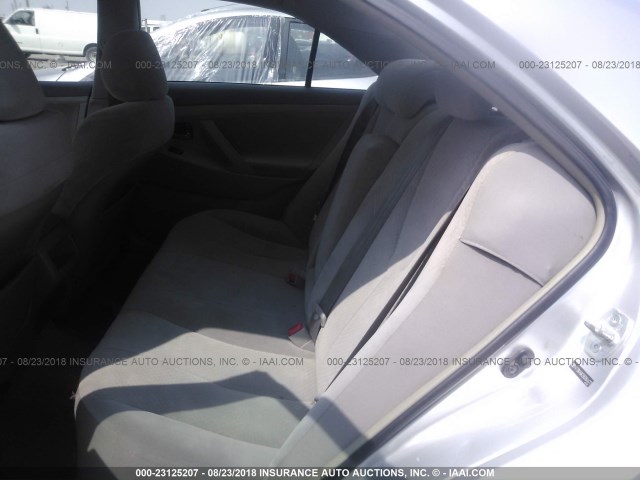 4T1BK46K28U064477 - 2008 TOYOTA CAMRY LE/XLE/SE Күміс фото 8