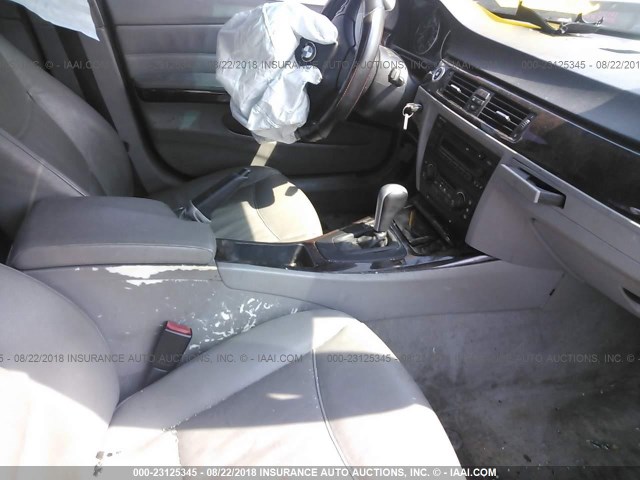 WBAVB17566NK30402 - 2006 BMW 325 I AUTOMATIC SILVER photo 5