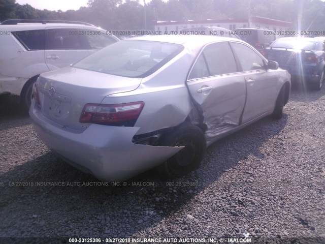 4T1BE46KX7U607063 - 2007 TOYOTA CAMRY NEW GENERAT CE/LE/XLE/SE SILVER photo 4