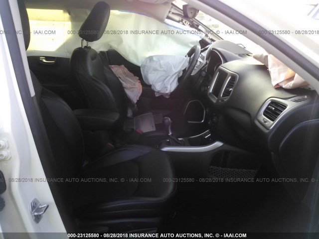 3C4NJCBB6HT682058 - 2017 JEEP COMPASS LATITUDE 白色 照片 5