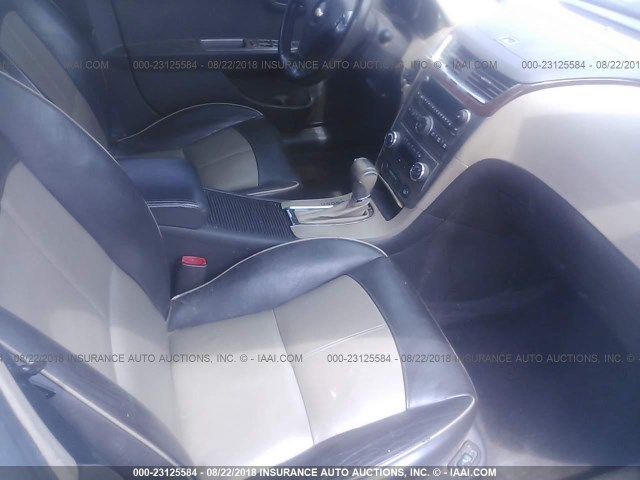 1G1ZK577084252832 - 2008 CHEVROLET MALIBU LTZ 白色 照片 5