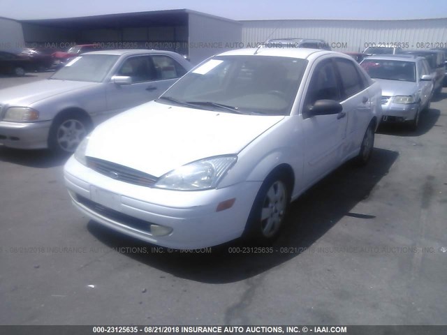 1FAFP38371W365527 - 2001 FORD FOCUS ZTS WHITE photo 2