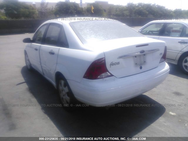 1FAFP38371W365527 - 2001 FORD FOCUS ZTS WHITE photo 3