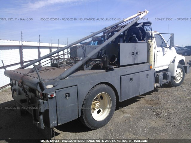 1FDNF70J0WVA26417 - 1998 FORD F700 WHITE photo 4