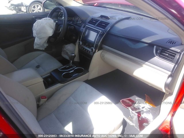 4T4BF1FK3CR187478 - 2012 TOYOTA CAMRY SE/LE/XLE 红色 照片 5