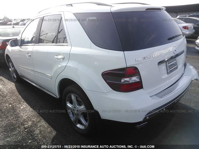 4JGBB22E78A419732 - 2008 MERCEDES-BENZ ML 320 CDI WHITE photo 3